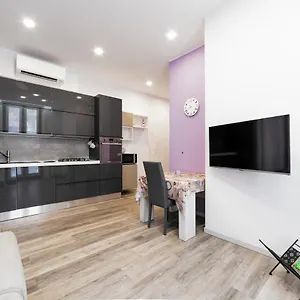 Apartamento Guesthost - Lovely Near Piazza Firenze!, Milán